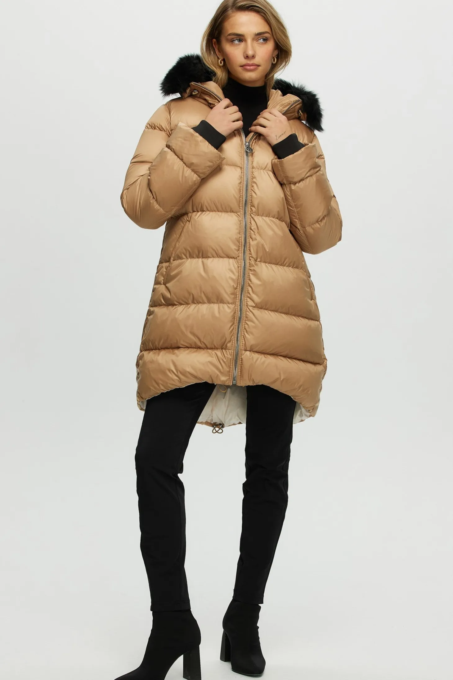 APRES-SKI JACKET WITH DETACHABLE TOSCANA SHEARLING LAMB HOOD TRIM