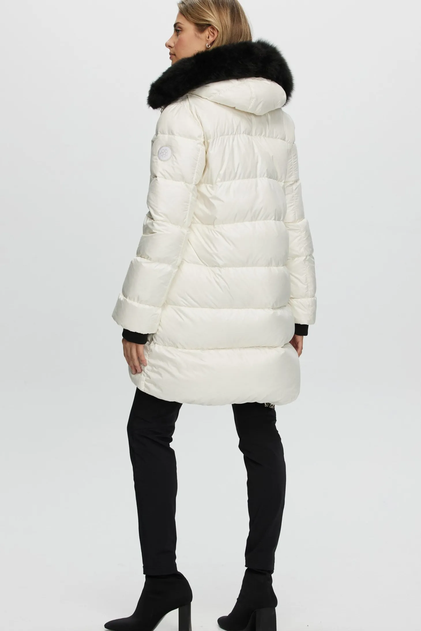 APRES-SKI JACKET WITH DETACHABLE TOSCANA SHEARLING LAMB HOOD TRIM