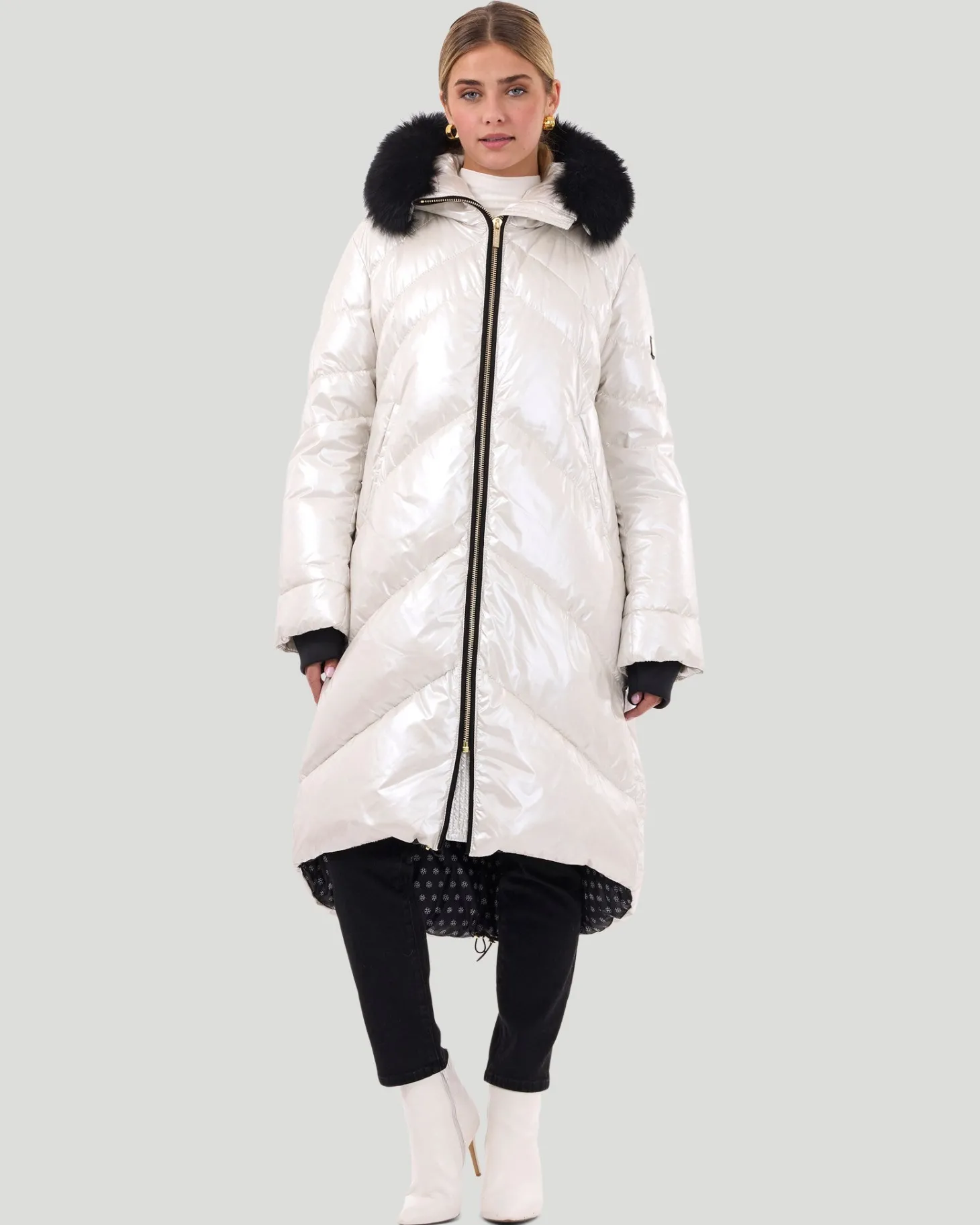 Après-Ski Jacket With Detachable Toscana Shearling Lamb Hood Trim
